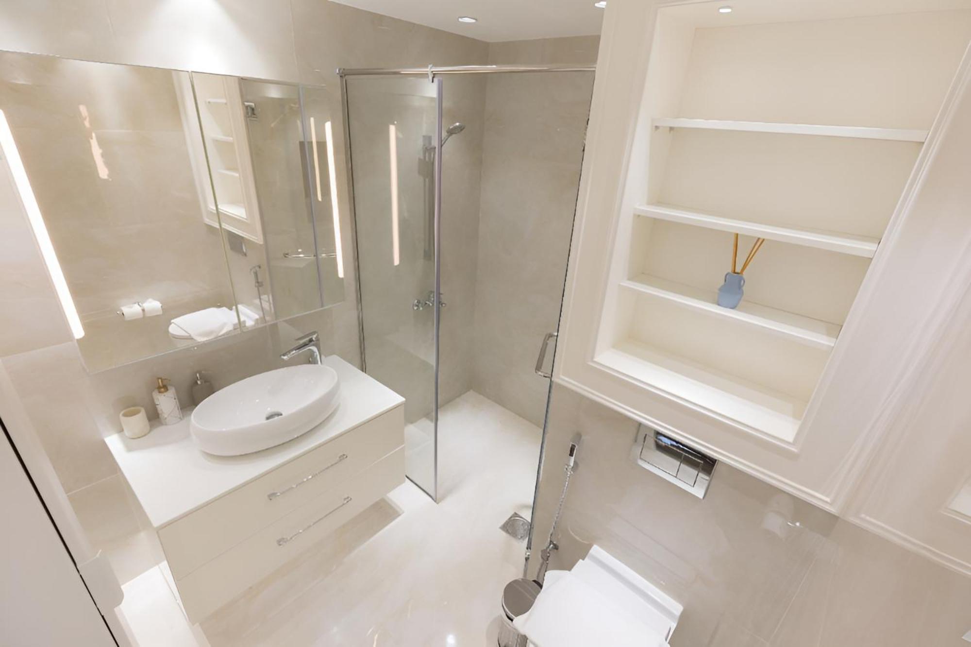 Luxurious 2-bd Gem In Jbr Elegant & Compact Bliss *